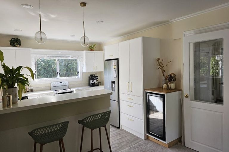 Photo of property in 112 Leinster Avenue, Raumati South, Paraparaumu, 5032