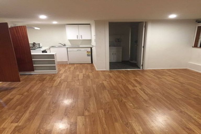 Photo of property in 12 Cypress Place, Sunnynook, Auckland, 0620