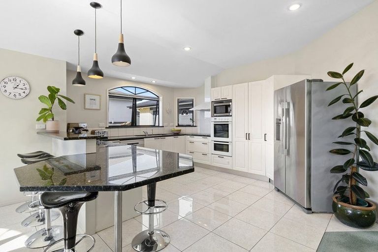 Photo of property in 4 Willow Place, Whalers Gate, New Plymouth, 4310