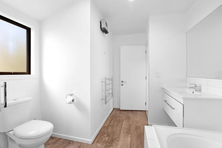 Photo of property in 2/4 Nova Place, Christchurch Central, Christchurch, 8011
