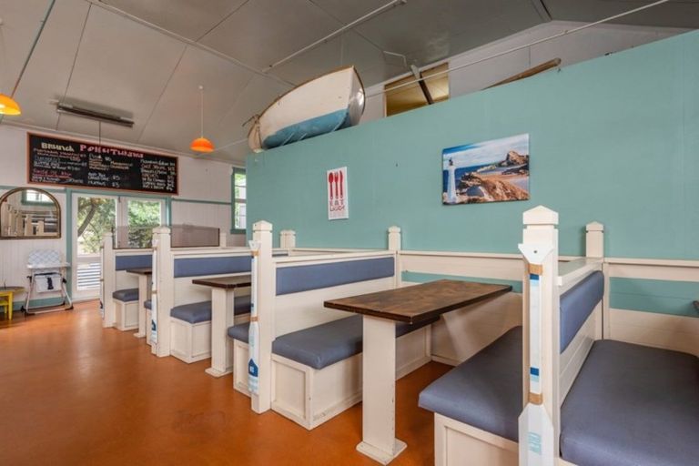 Photo of property in 84 Moana Street, Otaki Beach, Otaki, 5512