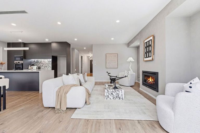 Photo of property in 17a Lake Pupuke Drive, Takapuna, Auckland, 0622