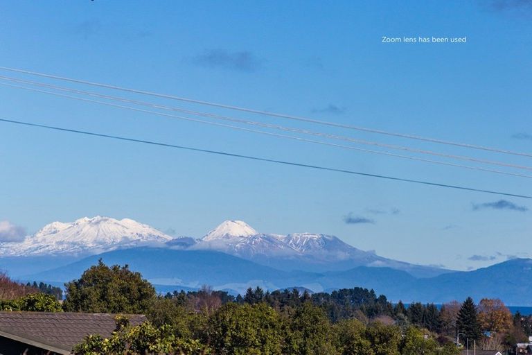 Photo of property in 12 Titoki Avenue, Waipahihi, Taupo, 3330