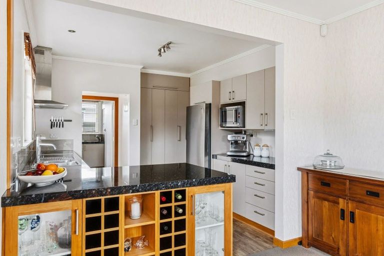 Photo of property in 15 Kelvin Street, Inner Kaiti, Gisborne, 4010