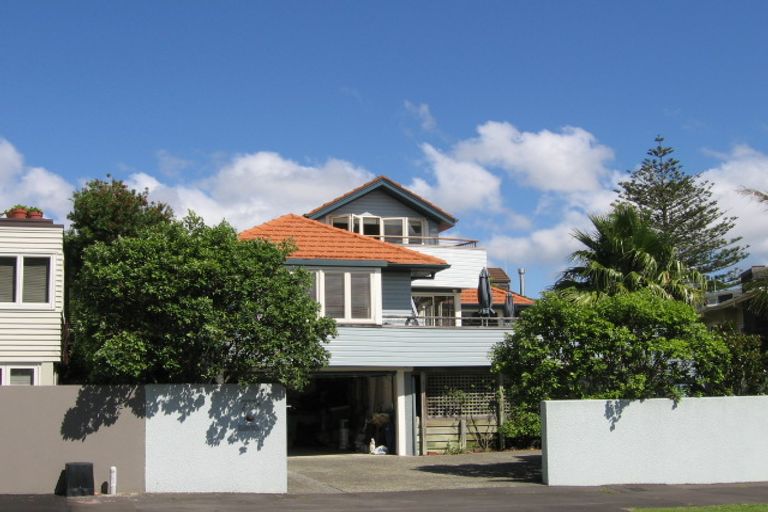 Photo of property in 77a Stanley Point Road, Stanley Point, Auckland, 0624