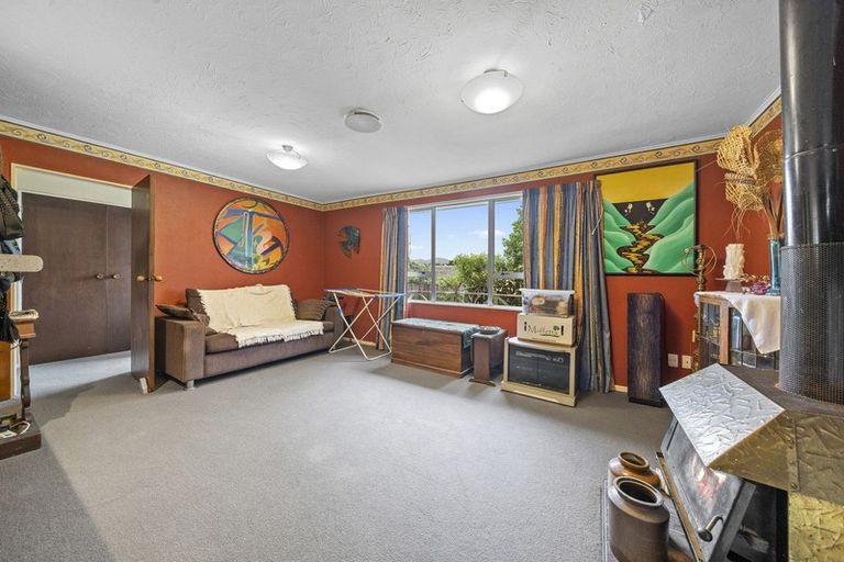 Photo of property in 16 Buccaneer Place, Grenada Village, Wellington, 6037