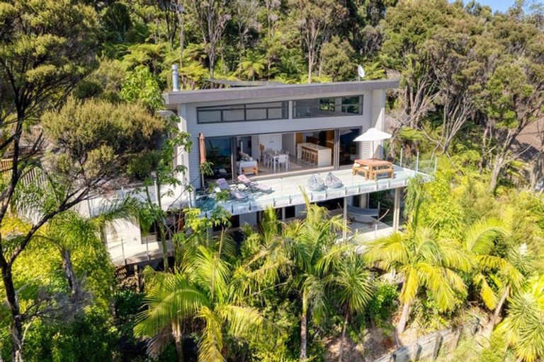 Photo of property in 180 Te Wahapu Road, Russell, 0272