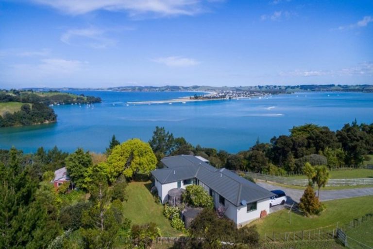 Photo of property in 426 Leigh Road, Whangateau, 0985