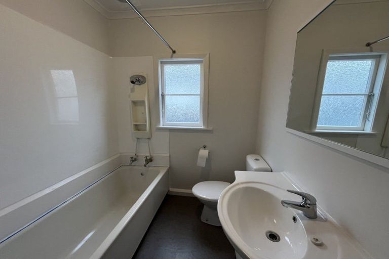 Photo of property in 96 Havill Street, Takaro, Palmerston North, 4410