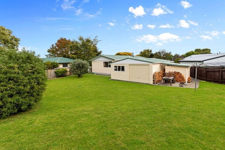 Photo of property in 24 Cecil Place, Cloverlea, Palmerston North, 4412