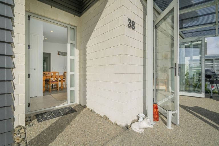 Photo of property in 16 Vanita Drive, Whitianga, 3510