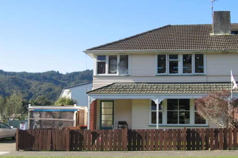 Photo of property in 209 George Street, Stokes Valley, Lower Hutt, 5019