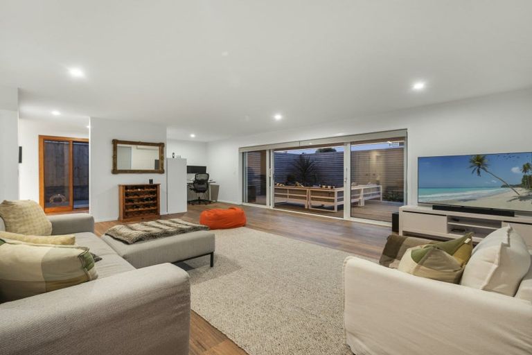 Photo of property in 112 Karewa Parade, Papamoa Beach, Papamoa, 3118