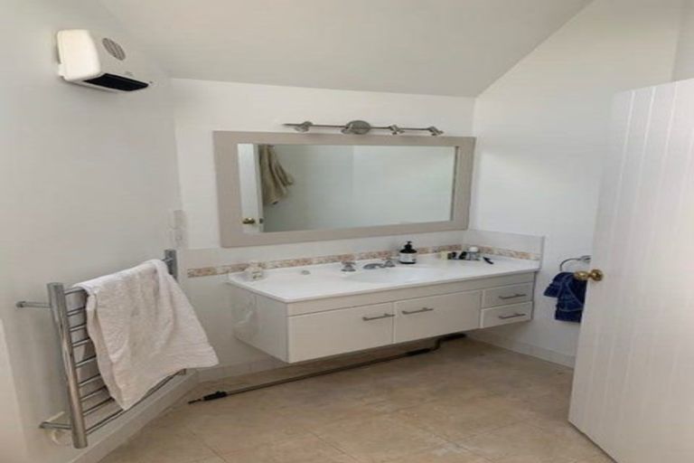 Photo of property in 16b Gemini Place, Kawaha Point, Rotorua, 3010