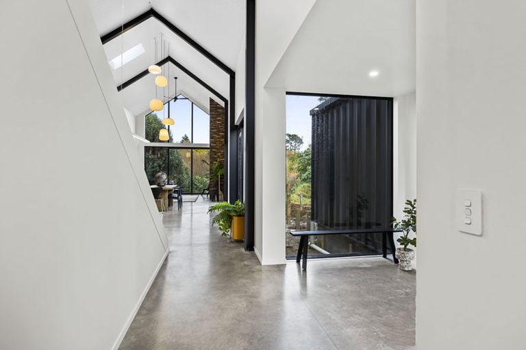 Photo of property in 88 Wairau Road, Oakura, 4314