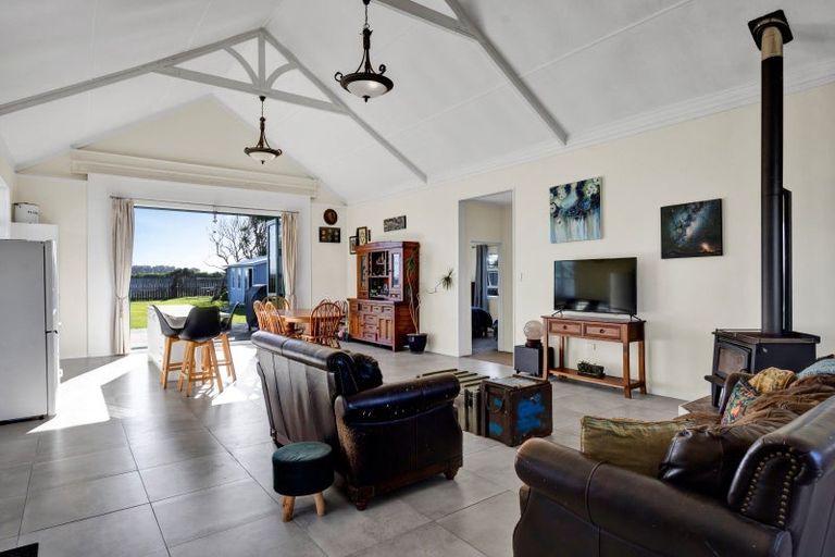 Photo of property in 14 Barclay Road, Okaiawa, Hawera, 4671