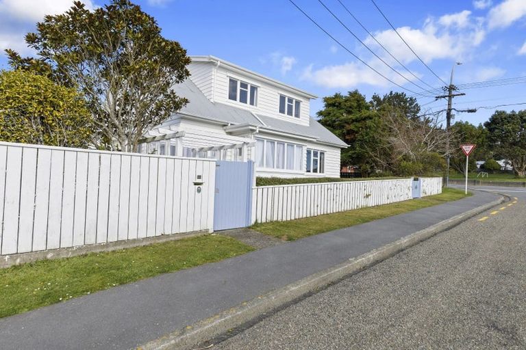 Photo of property in 33 Firth Terrace, Karori, Wellington, 6012