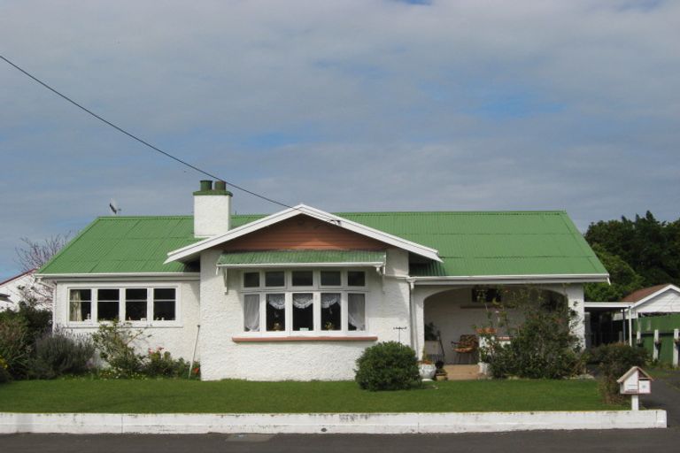 Photo of property in 22 York Street, Gonville, Whanganui, 4501