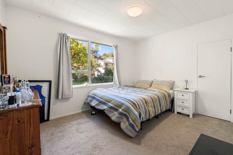 Photo of property in 27 Contessa Drive, Glenfield, Auckland, 0629