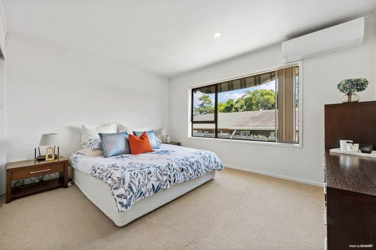 Photo of property in 56b Highland Park Drive, Highland Park, Auckland, 2010