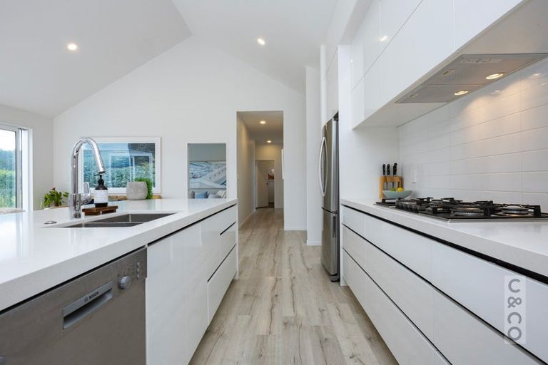 Photo of property in 44 Fruitlands Road, Kumeu, 0810