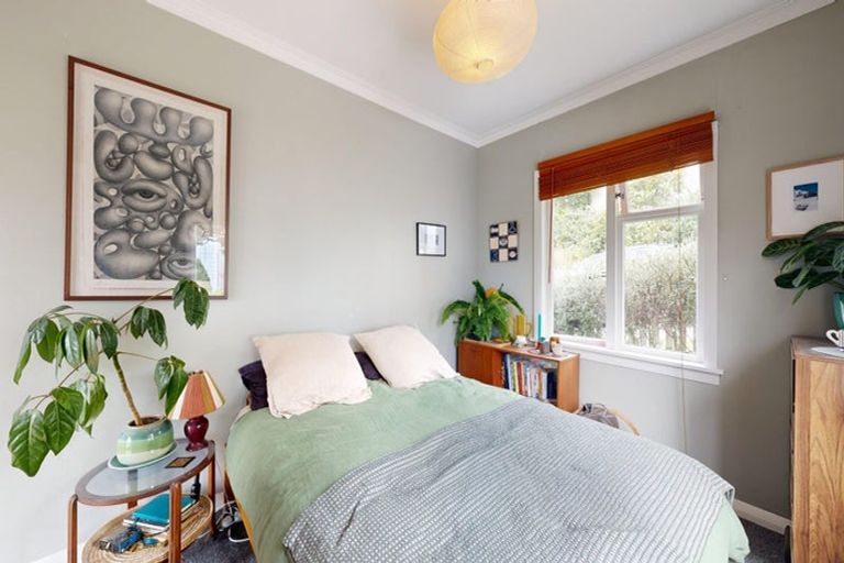 Photo of property in 22 Whaui Street, Vogeltown, Wellington, 6021