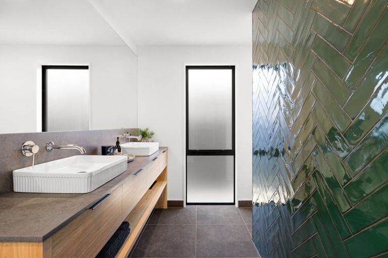 Photo of property in 8 Kirkland Crescent, Harewood, Christchurch, 8051