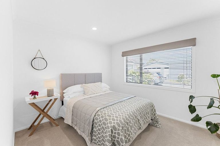 Photo of property in 10f Tupare Place, Highlands Park, New Plymouth, 4312