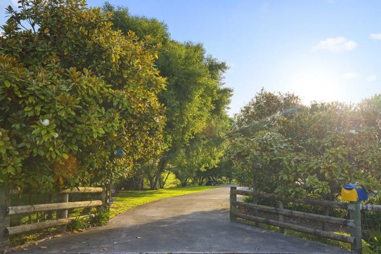 Photo of property in 21 Old Barn Road, Opaheke, Papakura, 2584