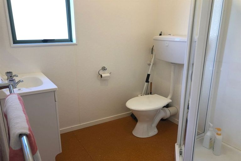 Photo of property in 21 Amelia Crescent, Waikawa, Picton, 7220