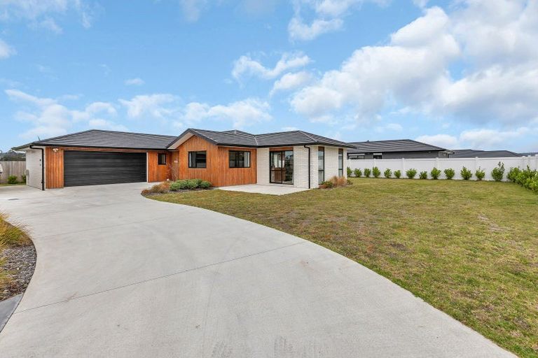 Photo of property in 46 Maturiki Drive, One Tree Point, 0118