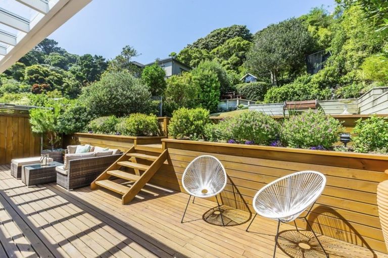 Photo of property in 21 Cavendish Square, Strathmore Park, Wellington, 6022