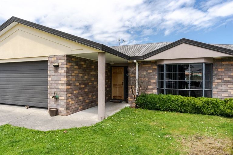 Photo of property in 2 Drake Place, Fairview Downs, Hamilton, 3214