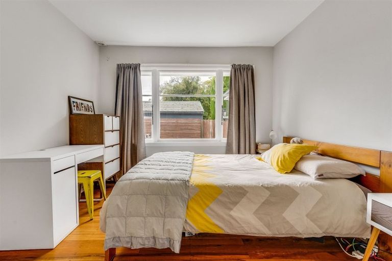 Photo of property in 33 Manor Place, Bryndwr, Christchurch, 8053