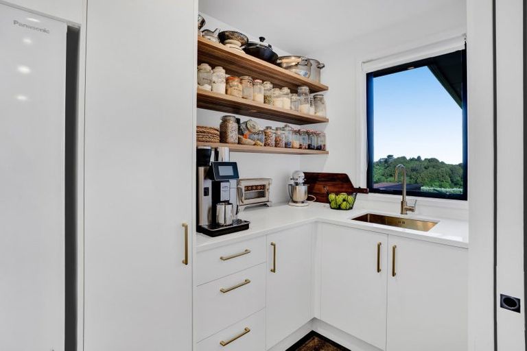 Photo of property in 956 Richmond Road, Lepperton, New Plymouth, 4373