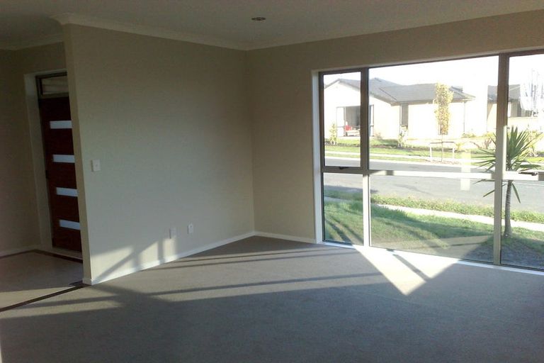 Photo of property in 76 Westgate Drive, Massey, Auckland, 0614