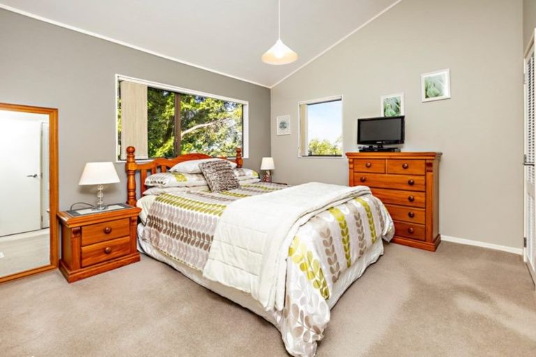 Photo of property in 16 Proteus Place, Half Moon Bay, Auckland, 2012