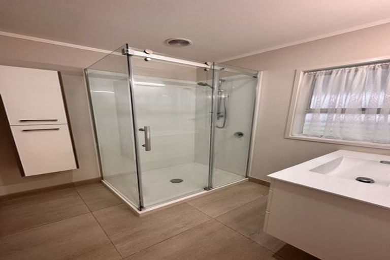 Photo of property in 1/1 Pine Road, Orewa, 0931