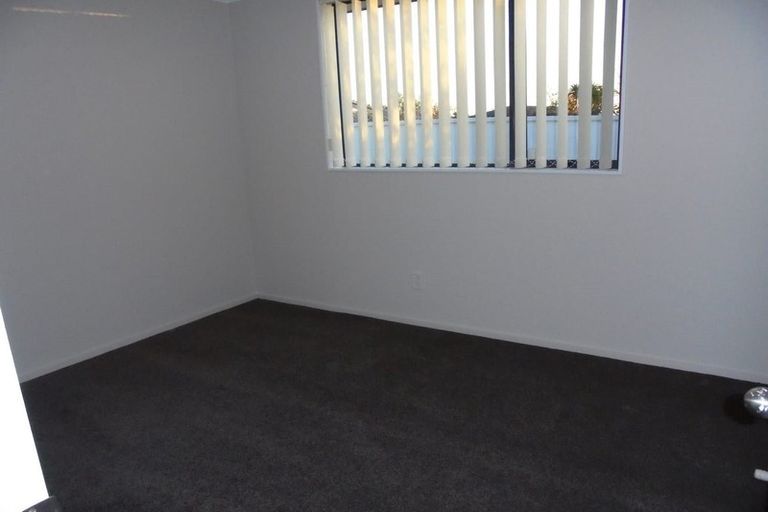 Photo of property in 203 Keri Vista Rise, Papakura, 2110
