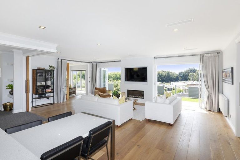 Photo of property in 6 Rushden Rise, Westmorland, Christchurch, 8025