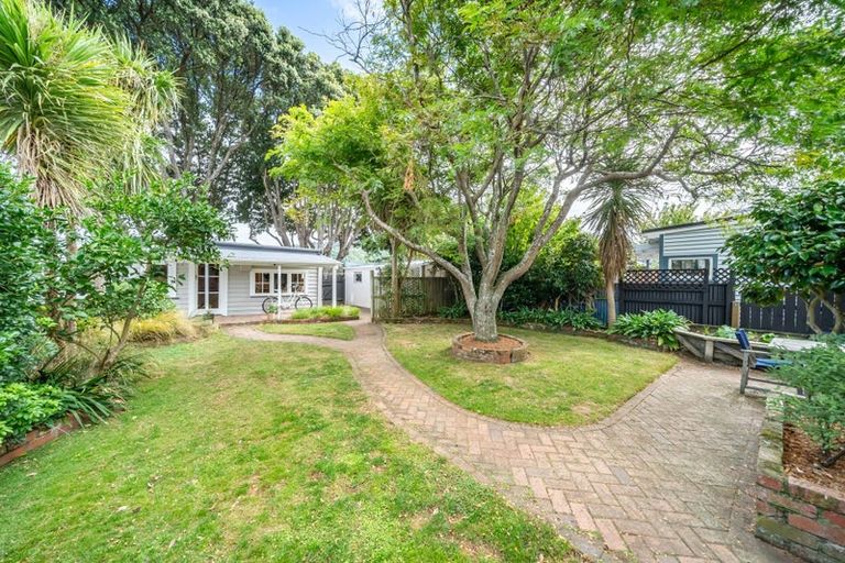 Photo of property in 53 Kensington Avenue, Petone, Lower Hutt, 5012