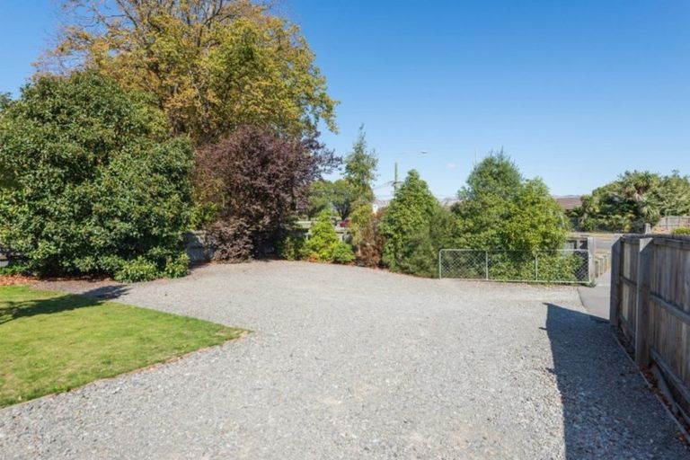Photo of property in 2 Lake Terrace Road, Burwood, Christchurch, 8061