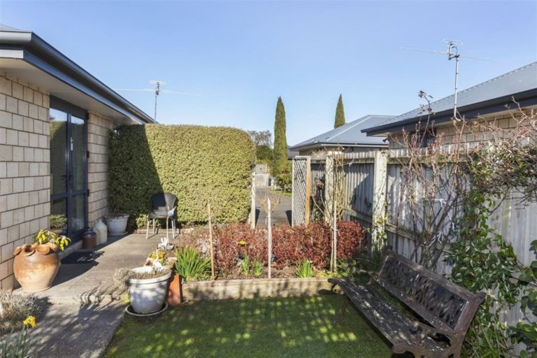 Photo of property in 2d Ferndown Lane, Bromley, Christchurch, 8062