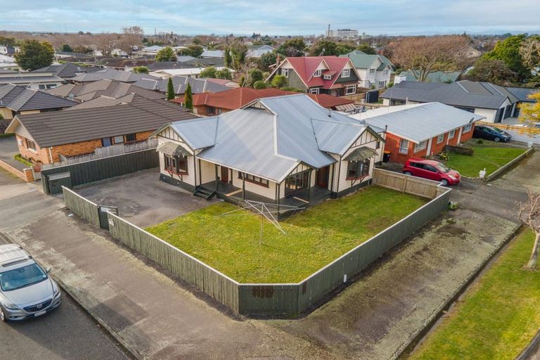 Photo of property in 19 Ward Street, Palmerston North, 4414
