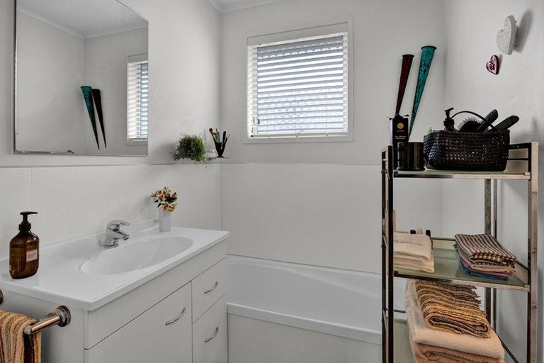 Photo of property in 15 Davidson Street, Hawera, 4610