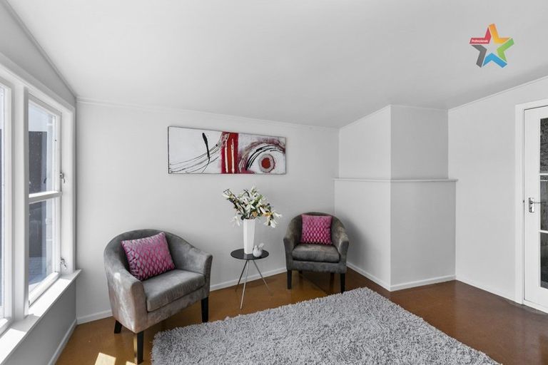 Photo of property in 6 Volkner Grove, Waterloo, Lower Hutt, 5011