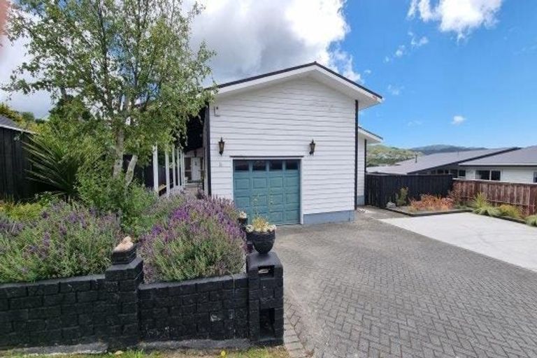 Photo of property in 31 Cranwell Street, Churton Park, Wellington, 6037