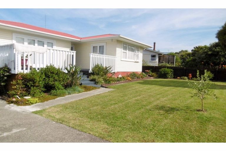 Photo of property in 1/39 Mcleod Road, Henderson, Auckland, 0612