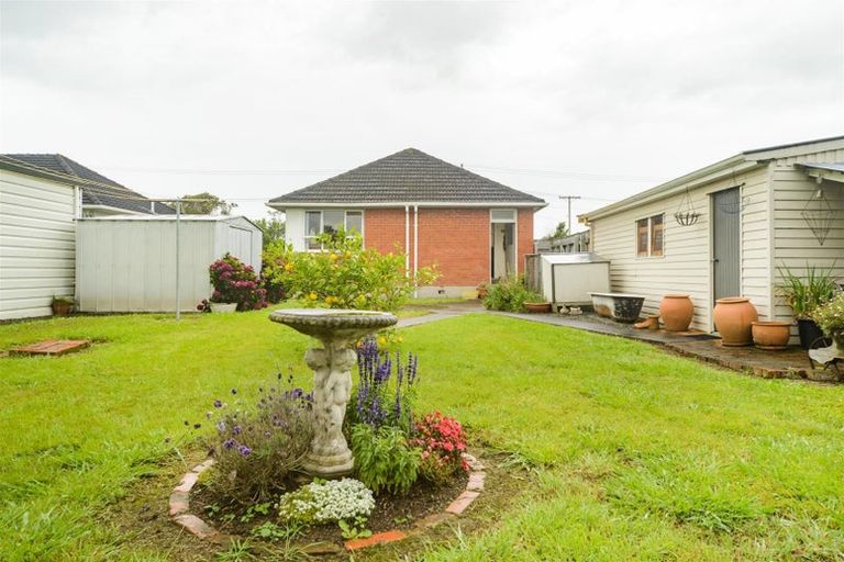 Photo of property in 27 Holland Crescent, Bulls, 4818