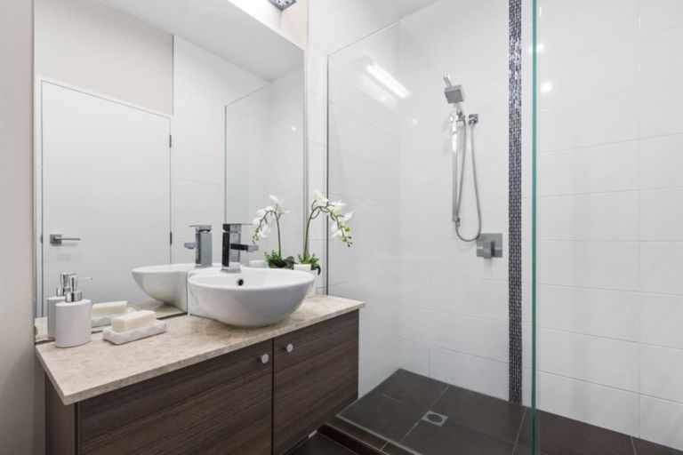 Photo of property in Wilk Heights, 2/8 Wilk Lane, Browns Bay, Auckland, 0630